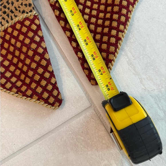 Christmas Tree Skirt - Fur brown Trim with burnt red, gold colors! - Picture 4 of 5